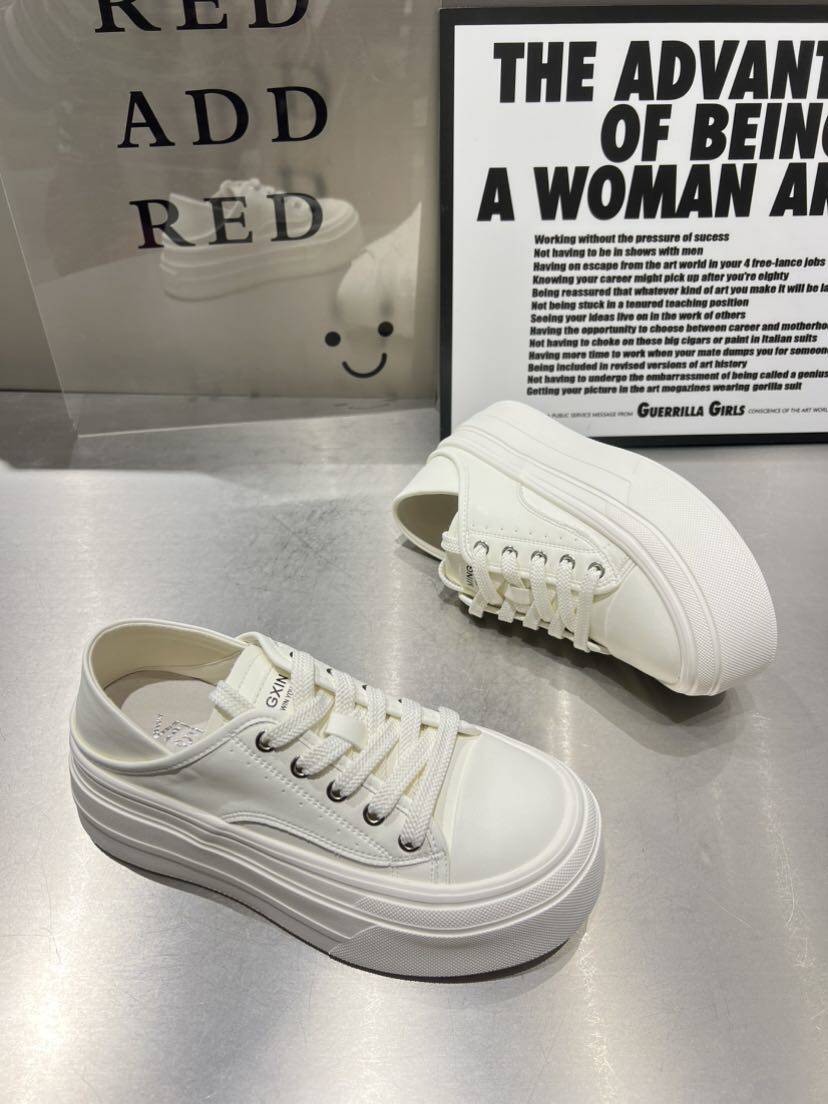 乐萱~实体店同售2026新款单层皮运动鞋女厚底增高小白鞋
