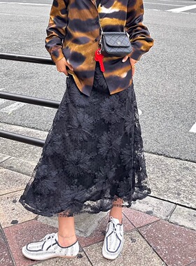 浪漫迫降日本进口浮雕立体花朵半裙黑色鱼尾裙高腰显瘦百搭A字裙