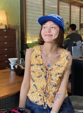 麻辣布鲁斯羽毛小众设计羽毛马甲早秋叠穿温油显白显瘦背心上衣女