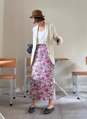 珍藏版美到犯规法式浮雕立体提花半身裙 高级质感高腰显瘦直筒裙