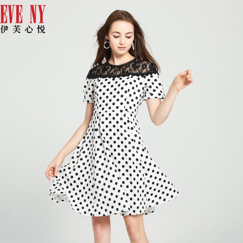 EVENY伊芙心悦春夏季蕾丝拼接波点印花圆领短袖A字裙连衣裙