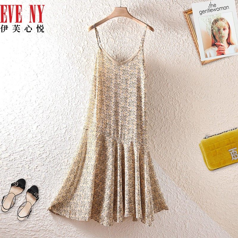 EVENY伊芙心悦夏季新款V领吊带裙时尚百搭A字下摆拼接连衣裙女