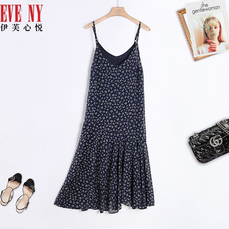 EVENY伊芙心悦夏季新款V领吊带裙时尚百搭A字下摆拼接连衣裙女