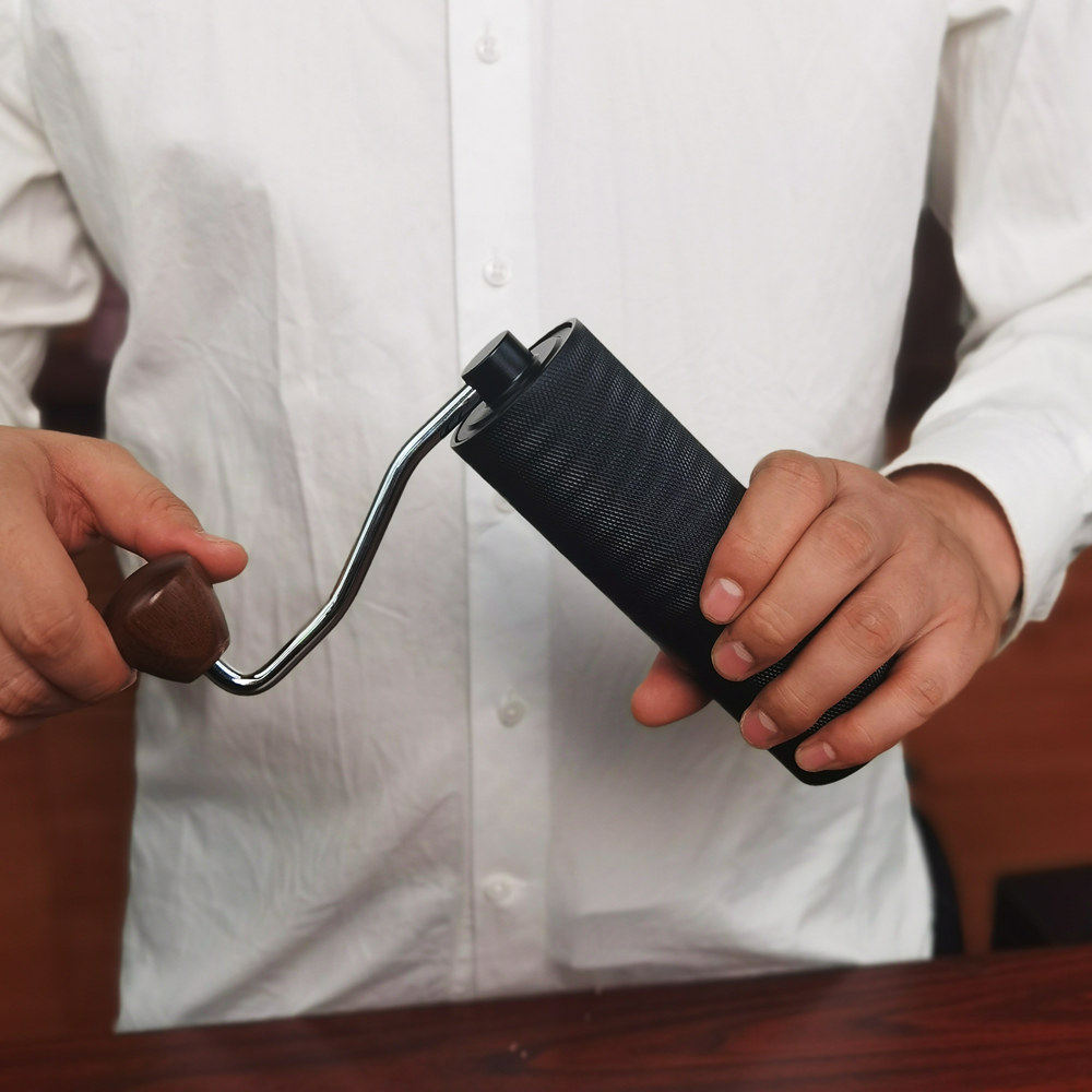 菱格手摇磨豆机胡桃木柄咖啡豆研磨机便携手动五星手磨机咖啡器具