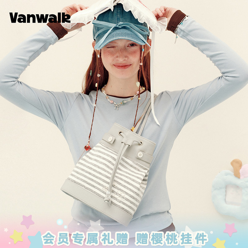 VANWALK/出走小众波点条纹水桶包图片
