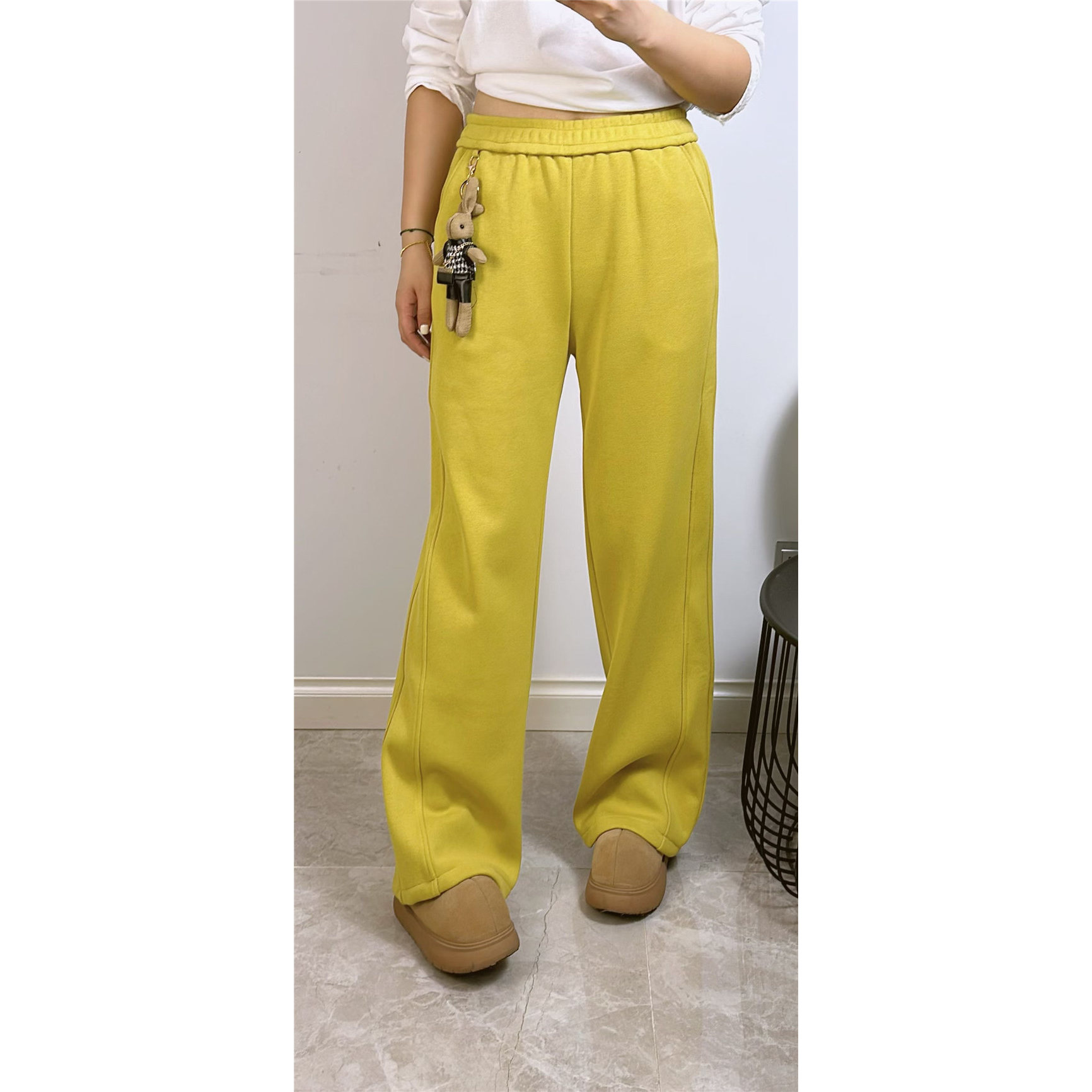 2079珂颖2025冬季新款大码女装宽松显瘦裤子遮肉微喇裤加绒拖地裤