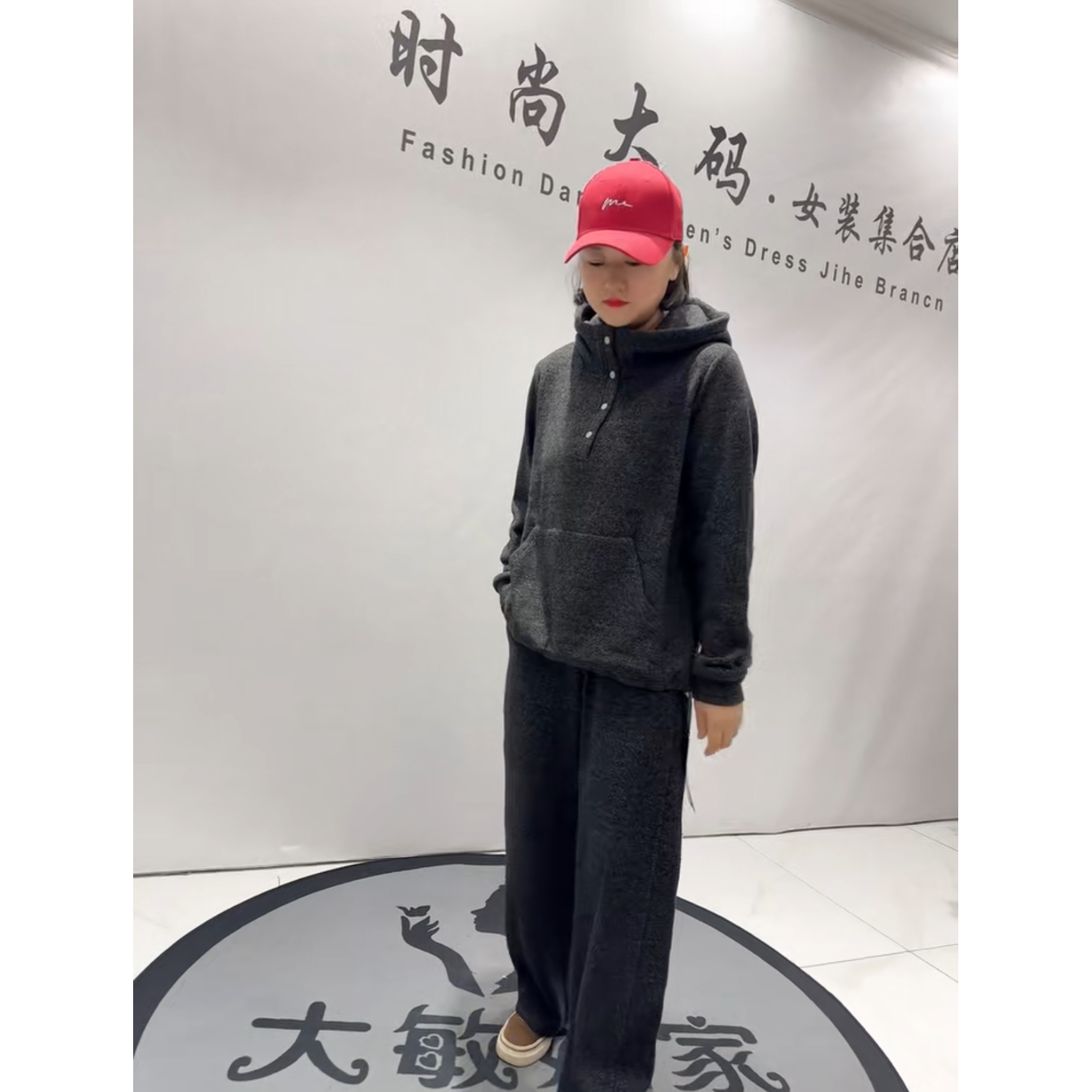 4001针丝缘子汇冬季新款加肥加大码女装加厚保暖连帽加绒卫衣上衣