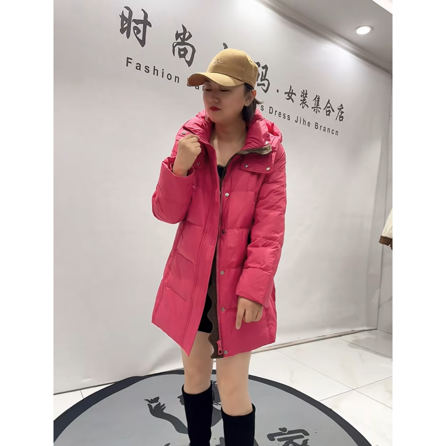 芮娜依莲9521冬新款加肥大码女装胖妹妹显瘦减龄一手长羽绒服外套