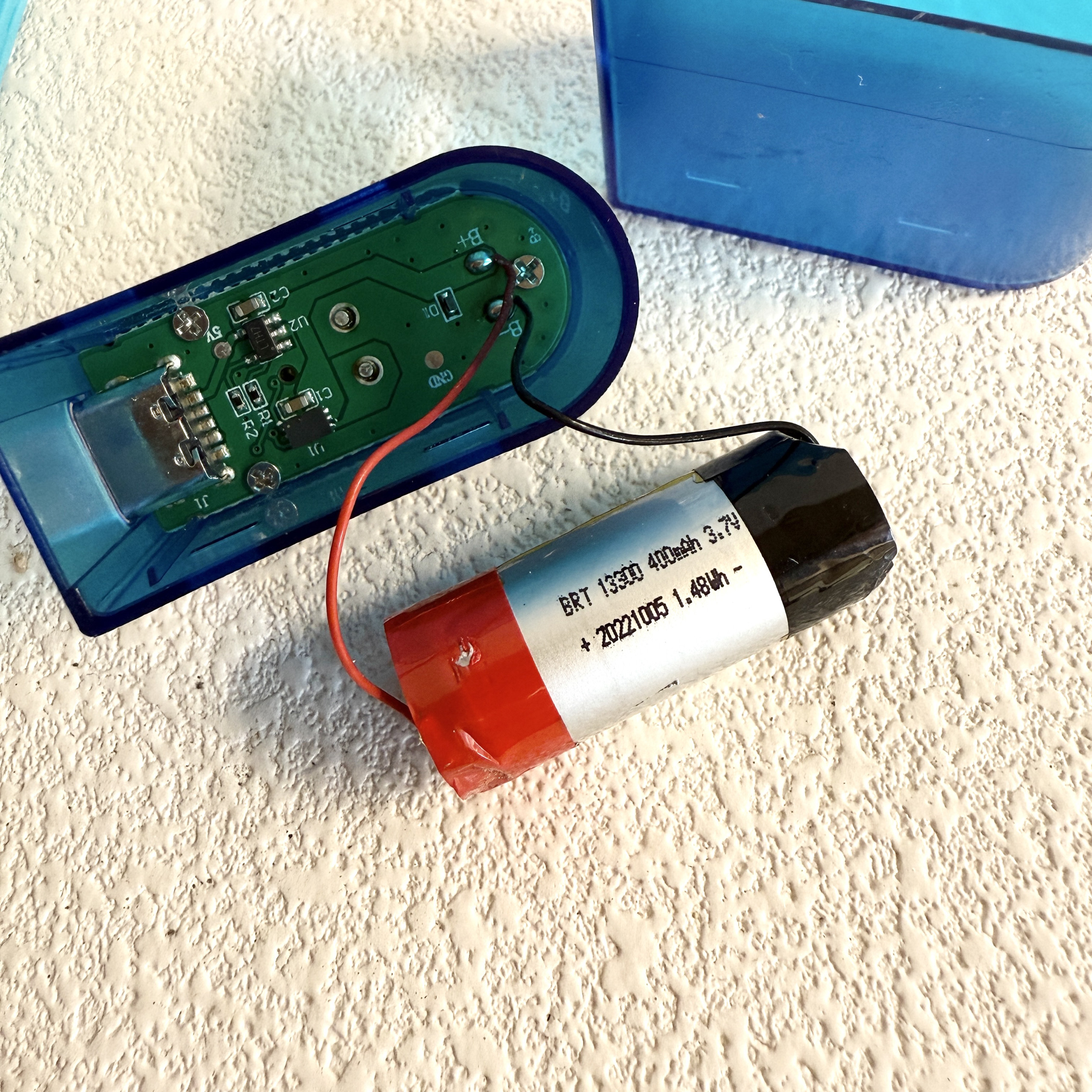 400毫安电池 带C口 磁吸分离式独立袋装 别问别评 颜色随机 diy用