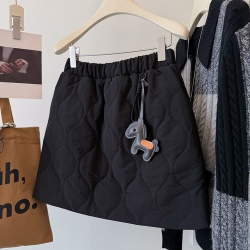 小马吊坠夹棉加厚菱形格a字短裙