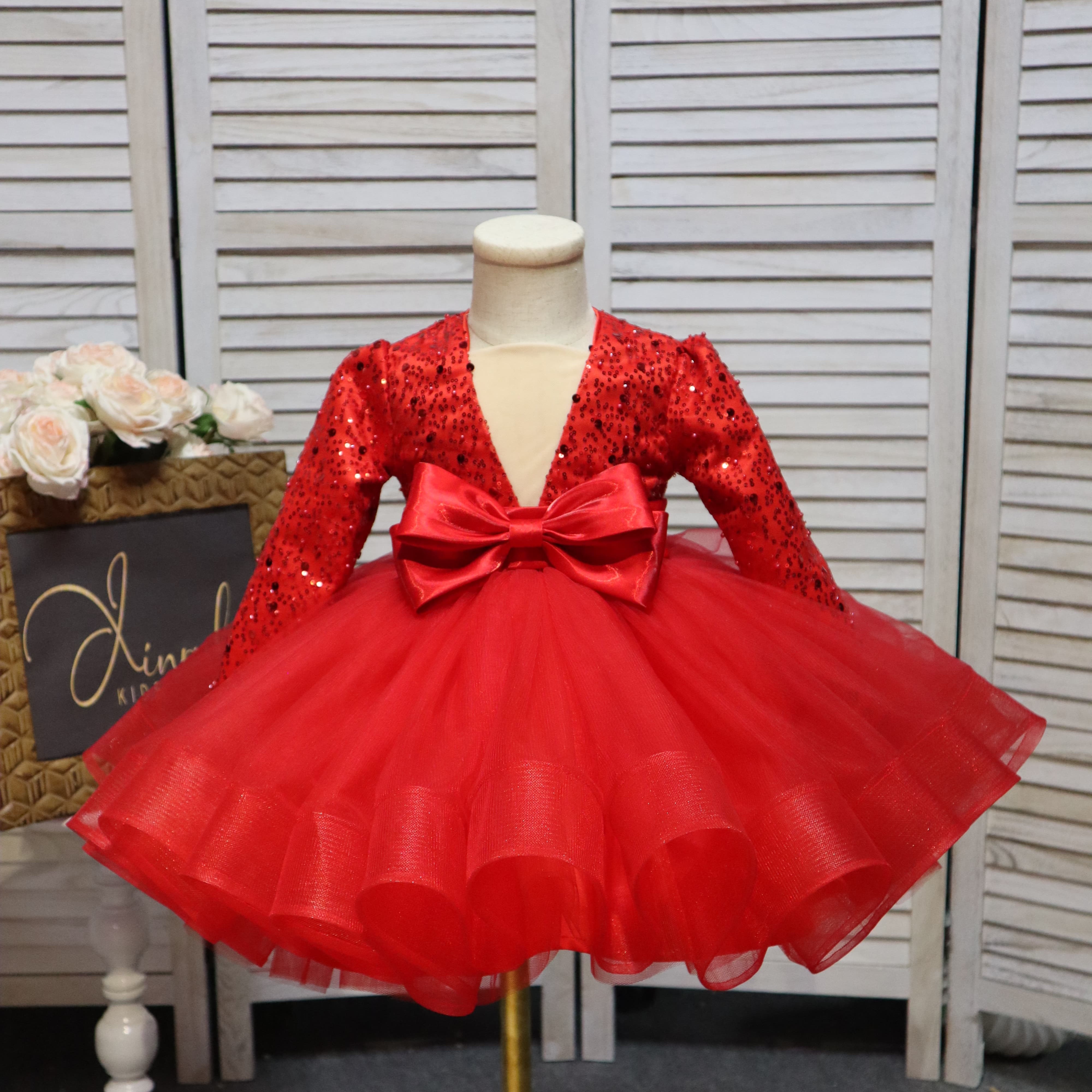 红色亮片长袖蓬蓬公主裙走秀