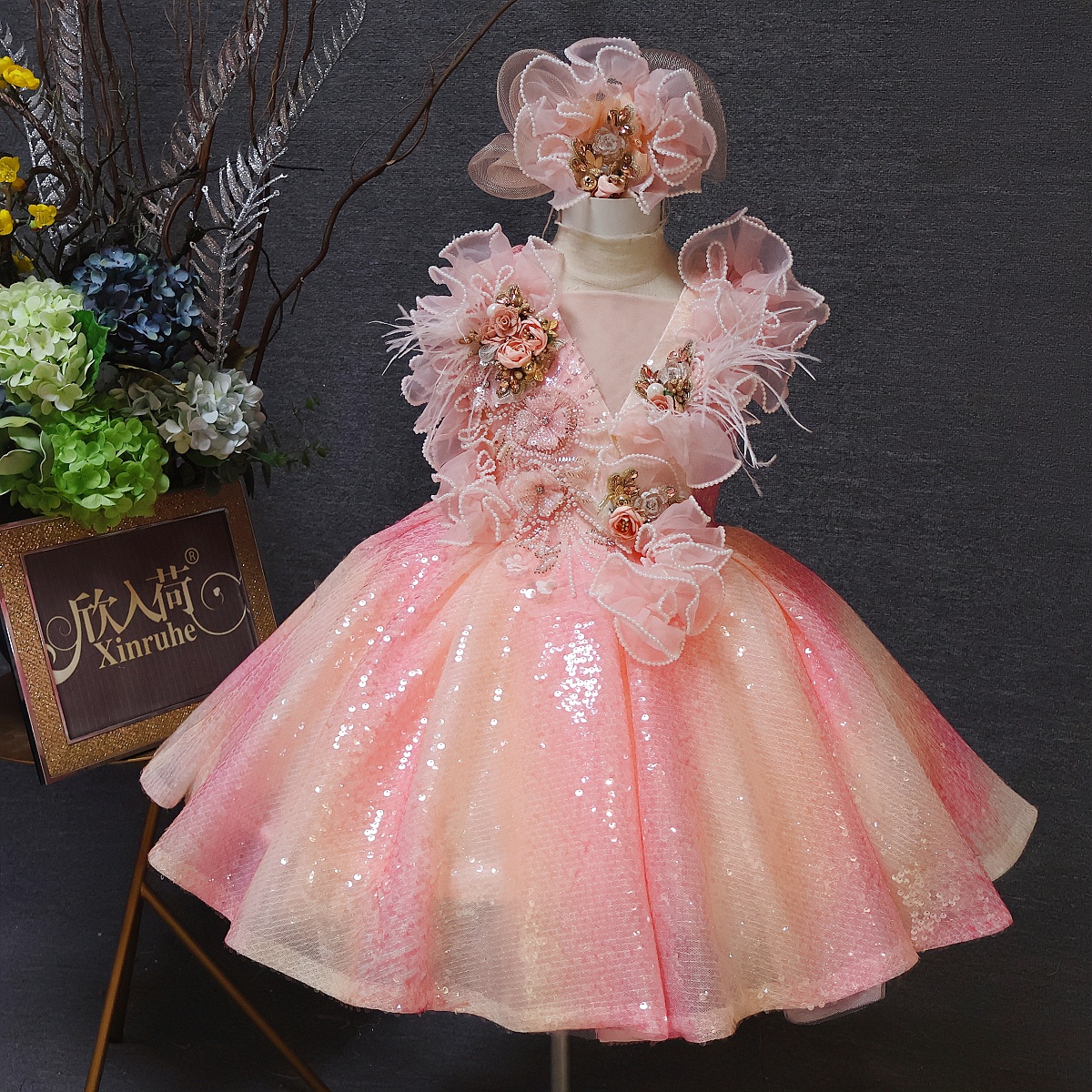 欣入荷粉色花朵女童公主裙主持钢琴演出生日聚会短款礼服裙蓬蓬裙