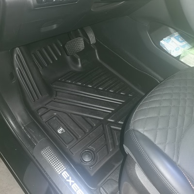 荣威汽车专用tpe耐磨汽车脚垫