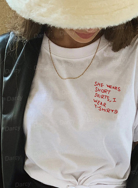 美式复古taylor swift霉霉她穿短裙小标我穿t-shrit红字母创意T恤