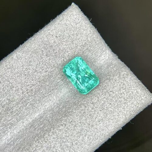 天然祖母绿戒面裸石2克拉精切工