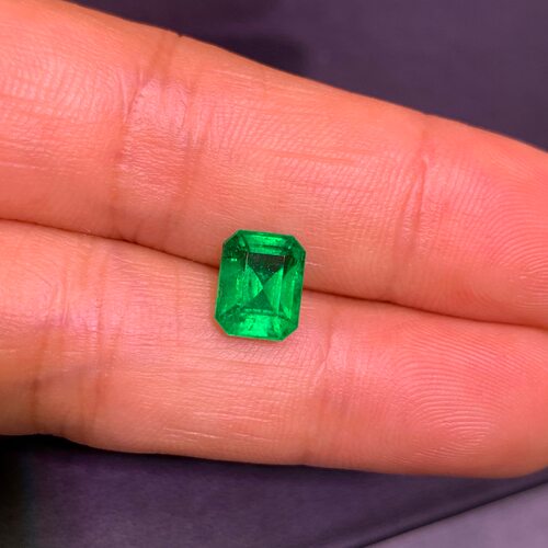 1.85克拉天然祖母绿裸石戒面精品