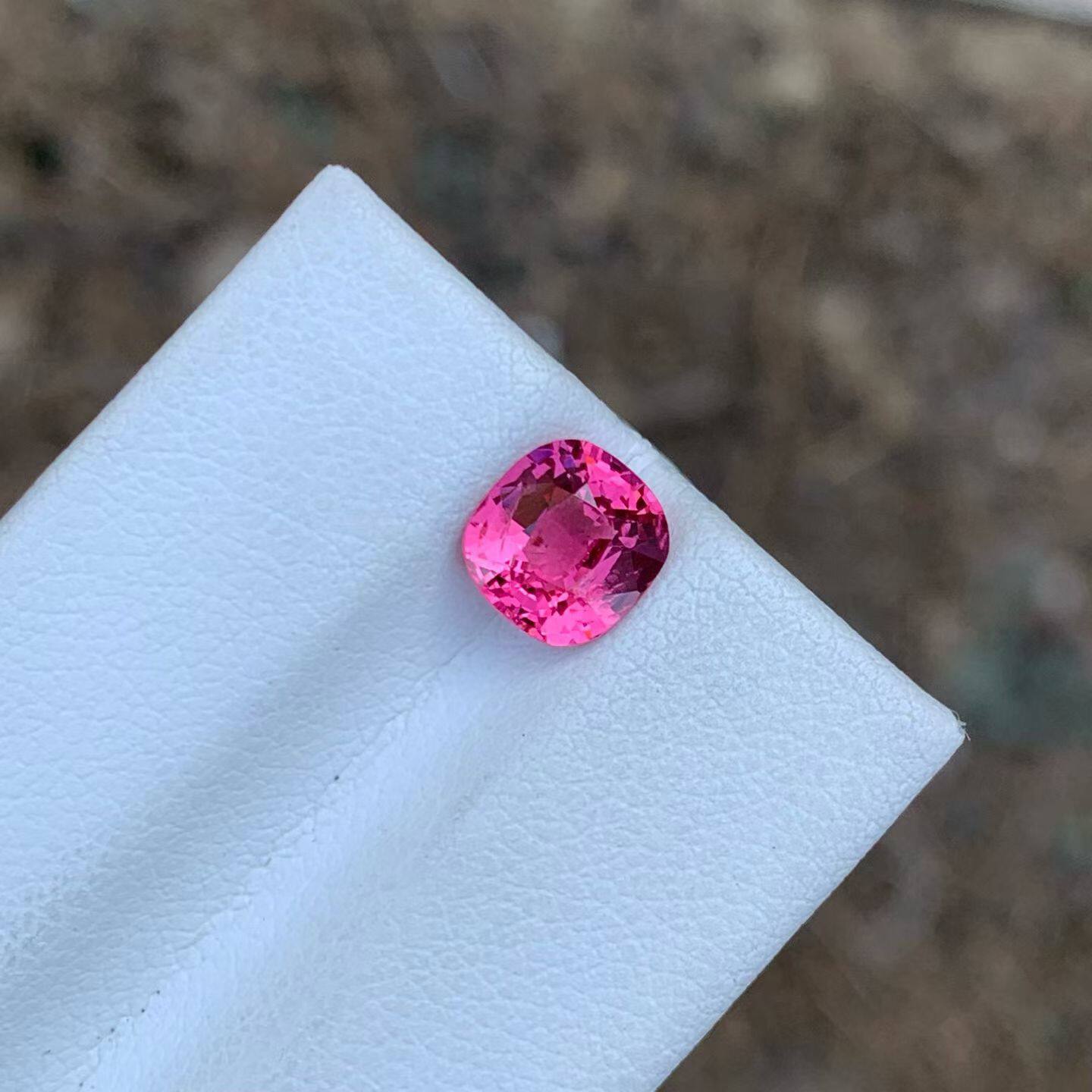 全净体1.3克拉天然热粉色尖晶石戒面GUILD证书VB高评级彩色宝石
