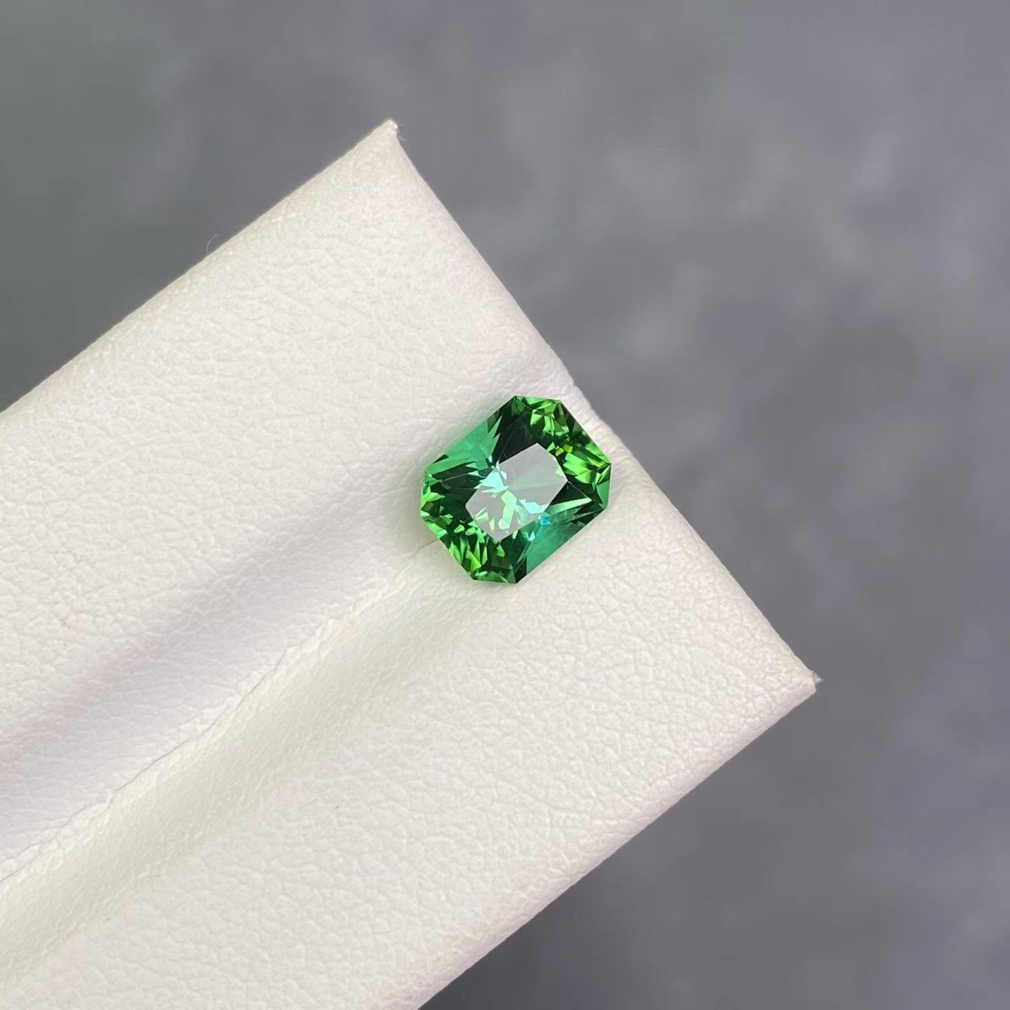 1.42克拉天然阿富汗绿碧玺戒面裸石晶体干净雷迪恩精切彩色宝石