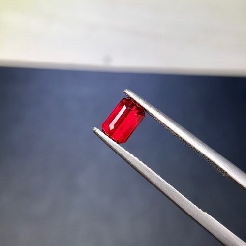 1.15克拉天然无烧鸽血红宝石戒面