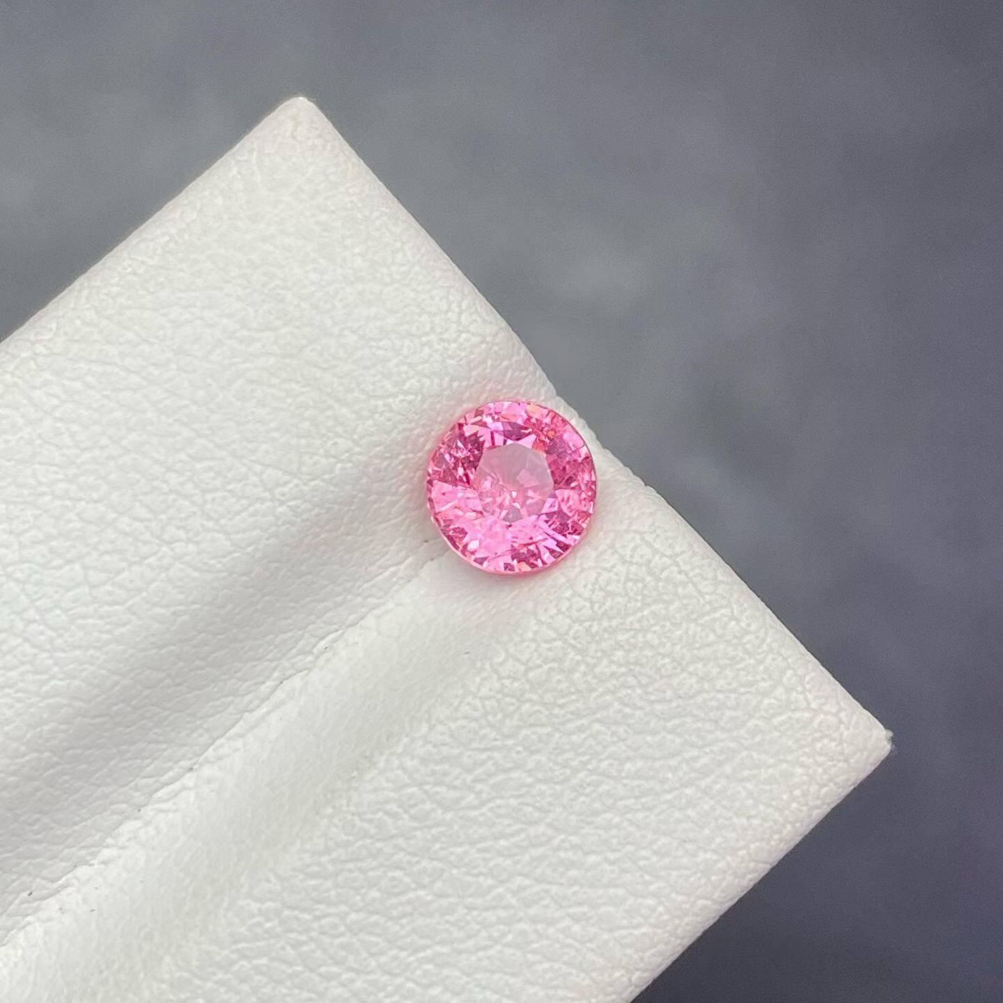 1克拉天然马亨盖尖晶石戒面裸石正圆形颜色美艳晶体微棉彩色宝石