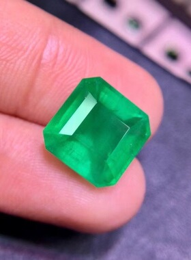 8.0克拉天然祖母绿戒面绿宝石公主方颜色翠绿vividgreen珠宝精品