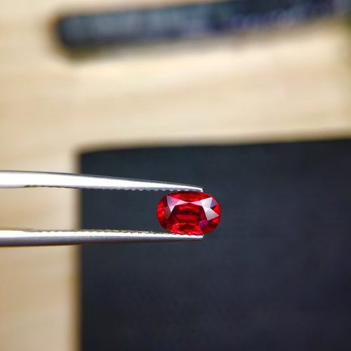 1.05克拉天然无烧鸽血红宝石GRS
