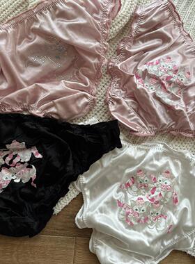 少女梦境/性感小野猫 黑色buling缎面纯欲内裤低腰三角裤小兔钻饰