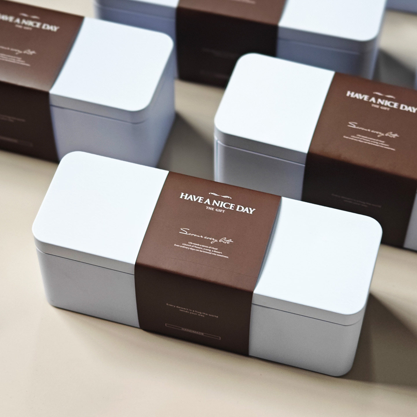 白色马口铁盒长方形曲奇饼干糖果蛋糕包装盒打包盒烘焙礼品盒空盒