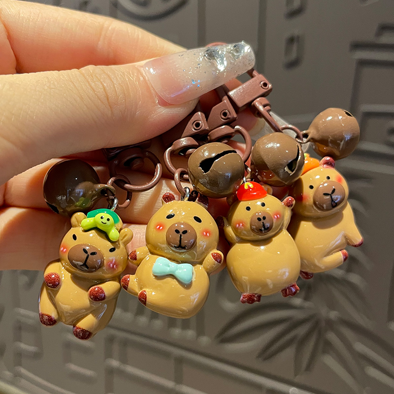 可爱卡皮巴拉水豚钥匙扣卡通ins风创意铃铛个性礼物学生书包挂件