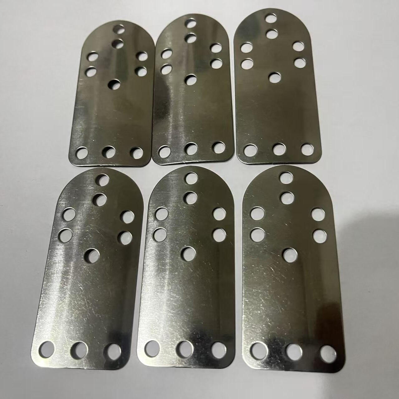 不锈钢扎甲多孔轻量3x7cm甲片图片