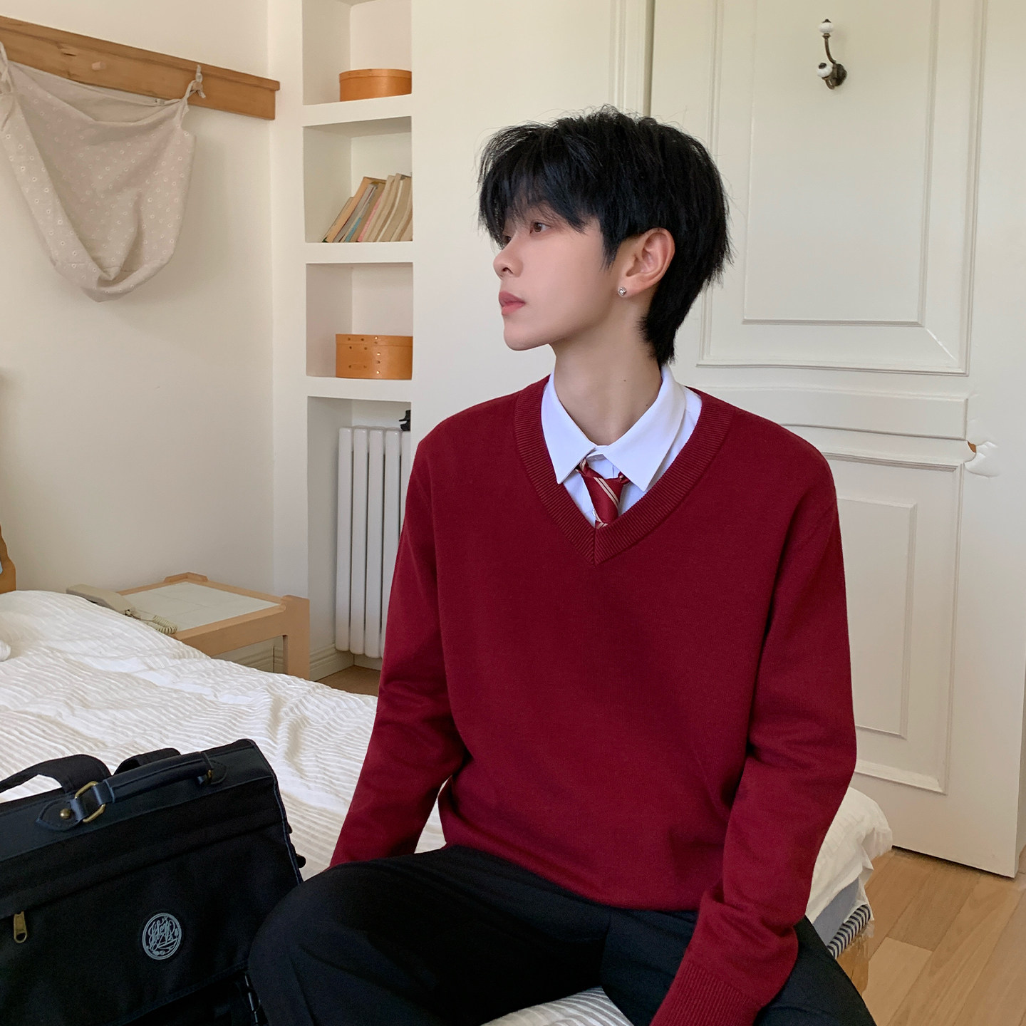 dk秋冬新款酒红色V领套头毛衣