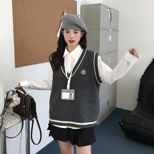 慵懒风jk灰色针织套头马甲女