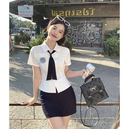 JK校供徽章白衬衫2025女夏