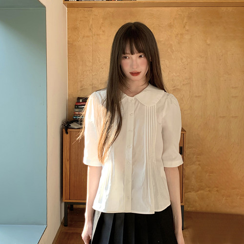 日系学院风中袖娃娃领衬衫
