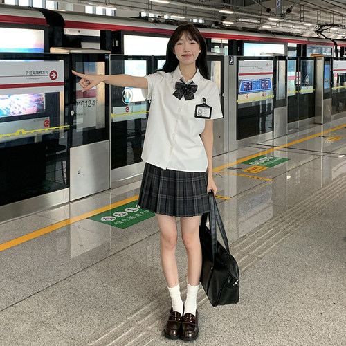 JK制服基础款衬衫百褶裙两件套