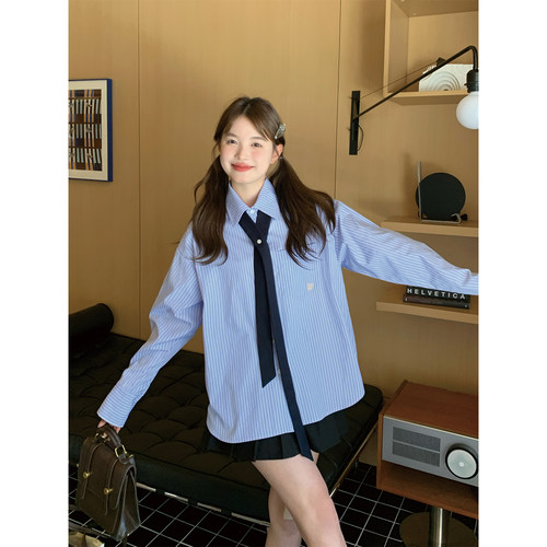 学院风交叉领带刺绣衬衣女