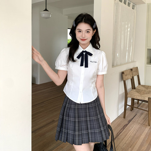 学院风收腰衬衫短袖两件套