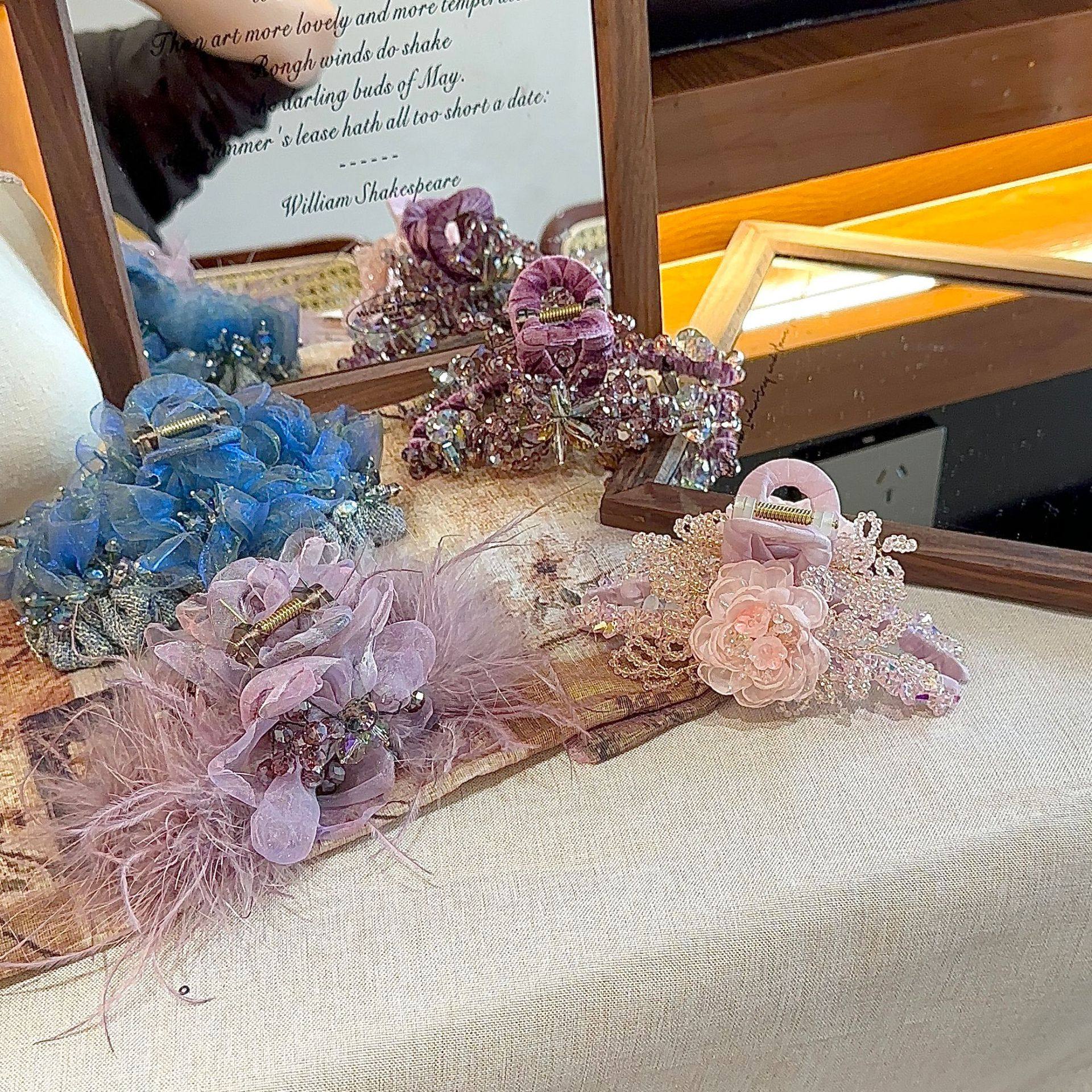 韩国东大门新品重工抓夹手工水晶轻奢毛毛后脑勺高级感盘发鲨鱼夹,饰品/流行首饰/时尚饰品新,民族风发饰,淘宝优惠券,粉丝福利购,淘宝优惠卷