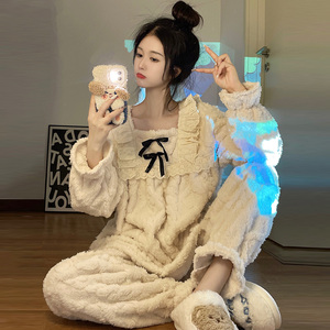 睡衣秋冬女款加厚珊瑚绒保暖法兰绒甜美可爱宫廷公主风家居服套装
