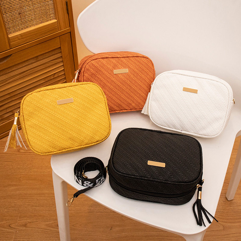 2023年新款压纹铁片彩带斜挎小方包休闲简约化妆包手机包一件,运动包/户外包/配件,挎包/拎包/休闲包,淘宝优惠券,粉丝福利购,淘宝优惠卷