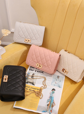 气质甜美包包女绣花小方包2025硬包包ladies bag锁扣链条斜挎女包