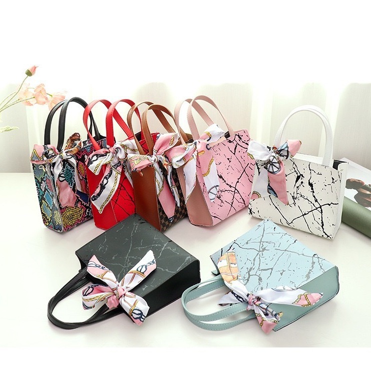 跨境手提包2023时尚蛇纹女包潮流小方包单肩斜挎包手机包丝巾小包