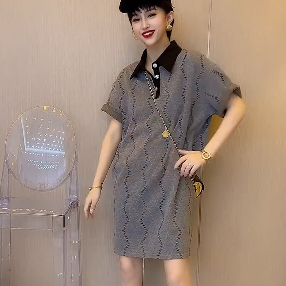 设计感休闲菱格polo领短袖连衣裙