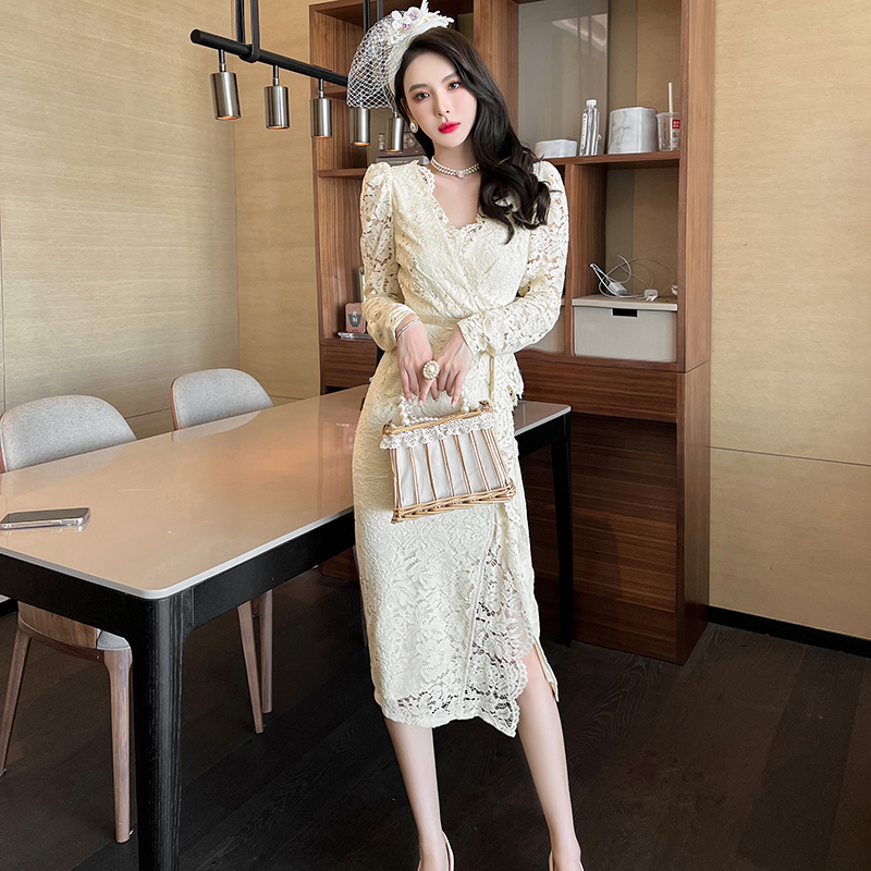 设计不规则长袖蕾丝连衣裙