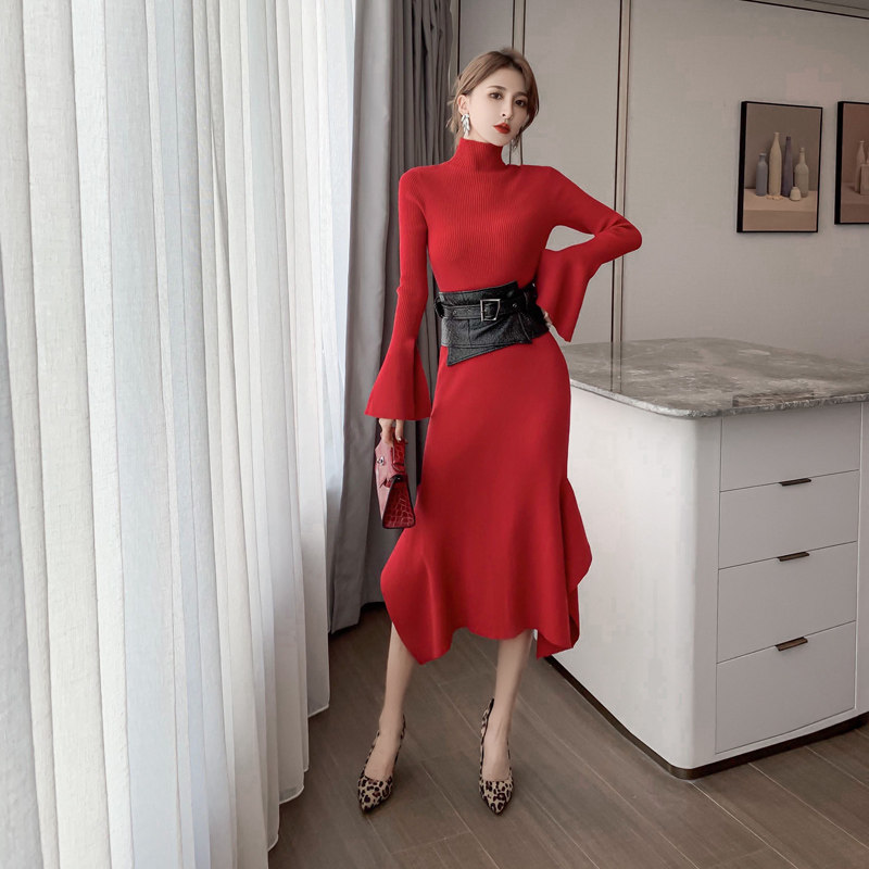 本命年红色针织连衣裙女高领修身包臀鱼尾气质配大衣打底毛衣裙秋
