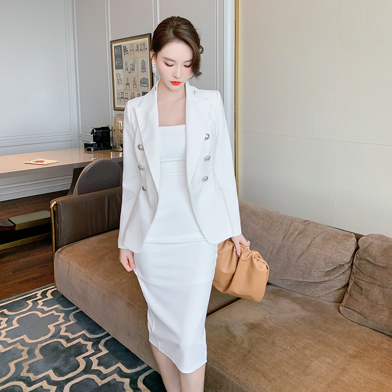 白色西装外套女时尚百搭休闲职业装高级感气质小众双排扣西服短款