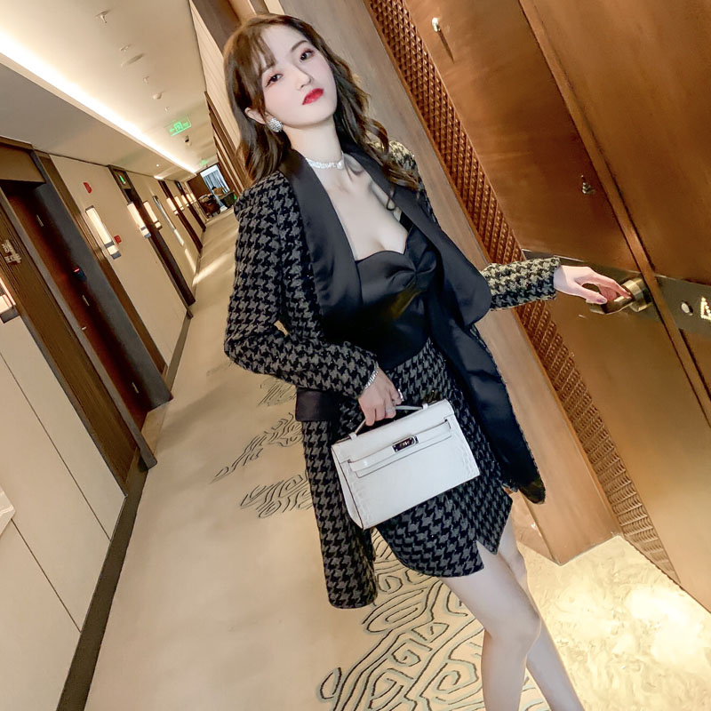 两件套街拍炸街显瘦收腰西服