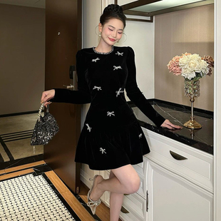 时尚 小黑裙 轻奢女神范丝绒连衣裙秋冬性感御姐穿搭高级感收腰长袖