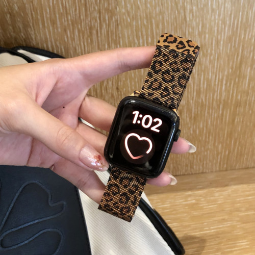 适用iwatchs10苹果豹纹金属表带