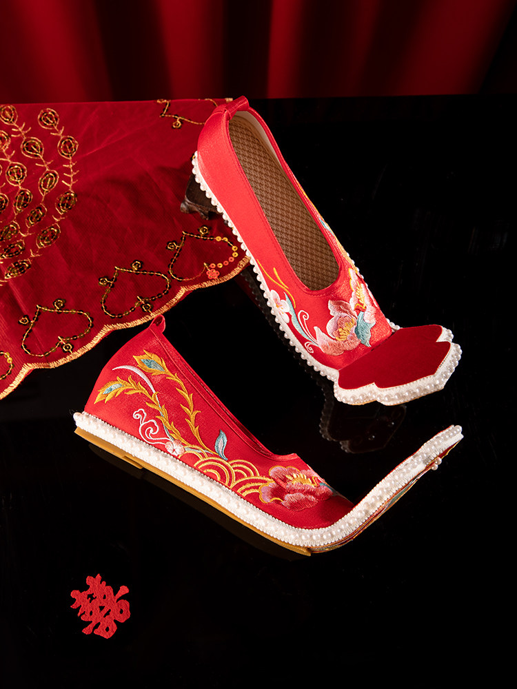XIUHE WEDDING SHOES WOMENS SPRING NEW RED MING ANTIQUE EMBROIDERY INNER HEIGHT BAFFLE SHOES CHINESE WEDDING EMBROIDERY SHOES